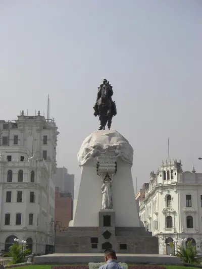 Plaza san Martin — Isabela, Galápagos — 22 May 2007