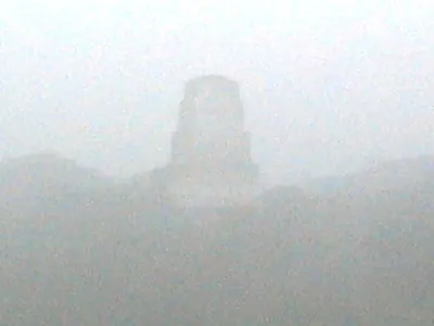 Temple distant — Tikal — 10 December 2006